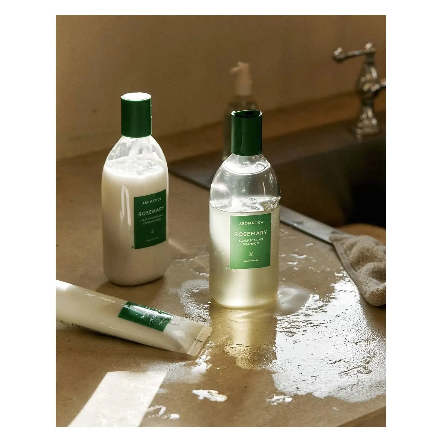 AROMATICA | Rosemary Scalp Scaling Shampoo - 400 ml - PurMii